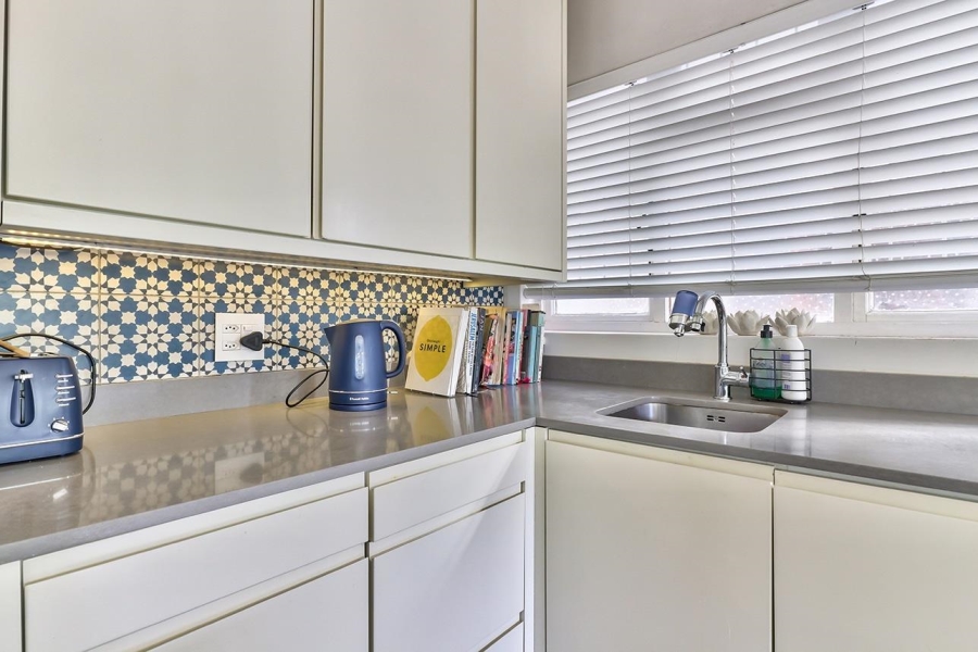 To Let 1 Bedroom Property for Rent in Bantry Bay Western Cape